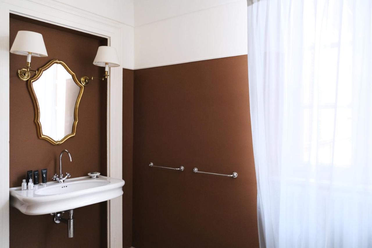 Deluxe Suite Spa Bath